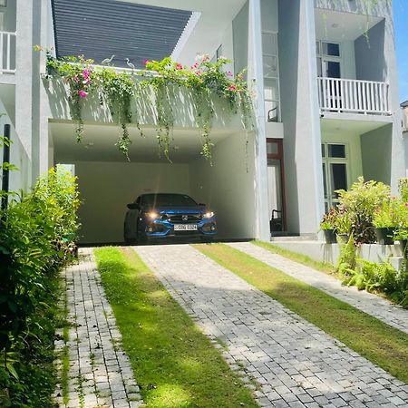 Oesis - Stylish Villa Steps From Historic Galle Fort 外观 照片