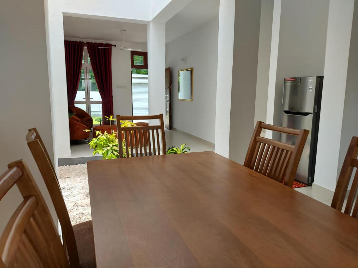 Oesis - Stylish Villa Steps From Historic Galle Fort 外观 照片