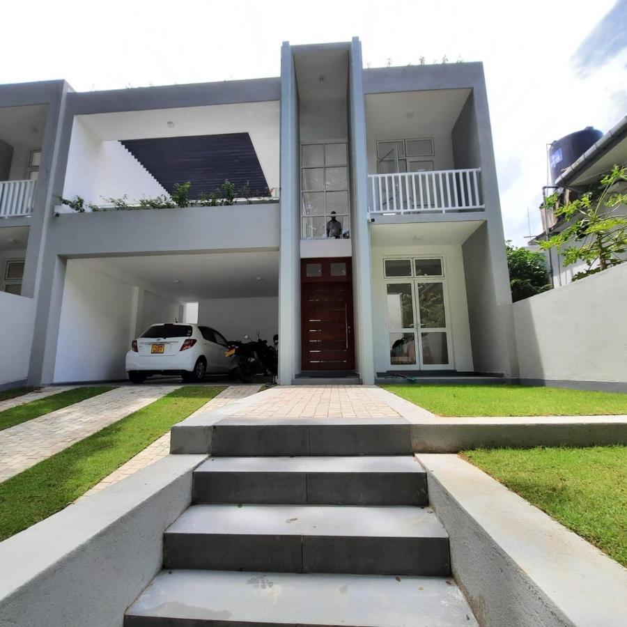 Oesis - Stylish Villa Steps From Historic Galle Fort 外观 照片