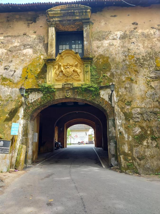 Oesis - Stylish Villa Steps From Historic Galle Fort 外观 照片