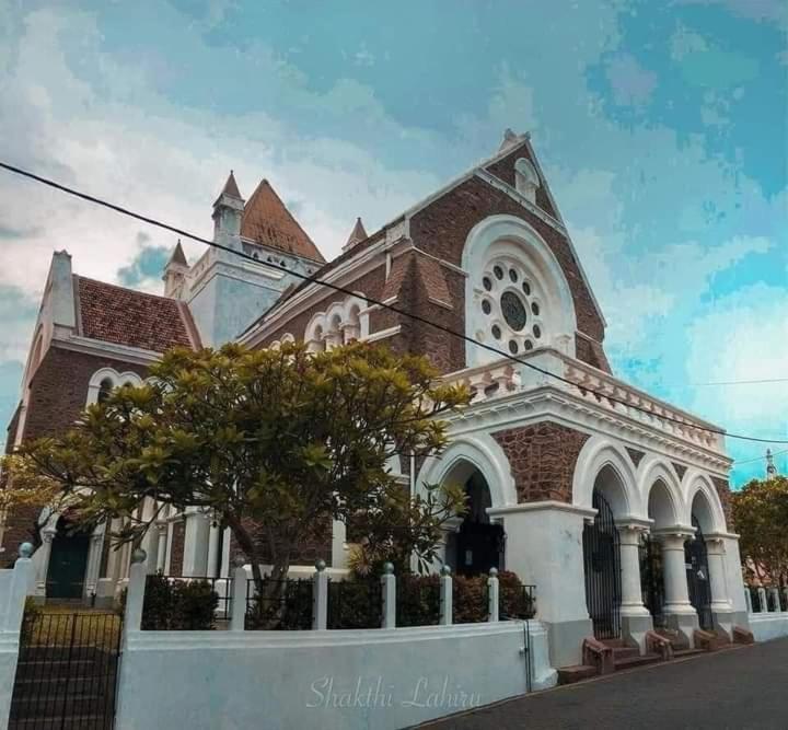 Oesis - Stylish Villa Steps From Historic Galle Fort 外观 照片