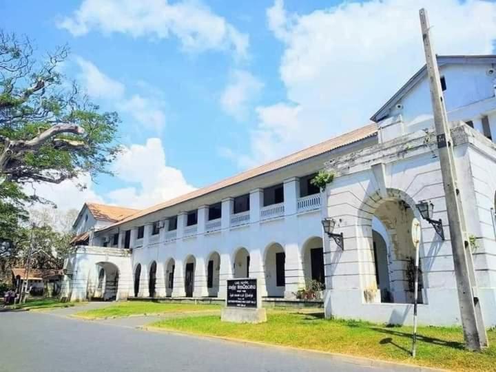 Oesis - Stylish Villa Steps From Historic Galle Fort 外观 照片